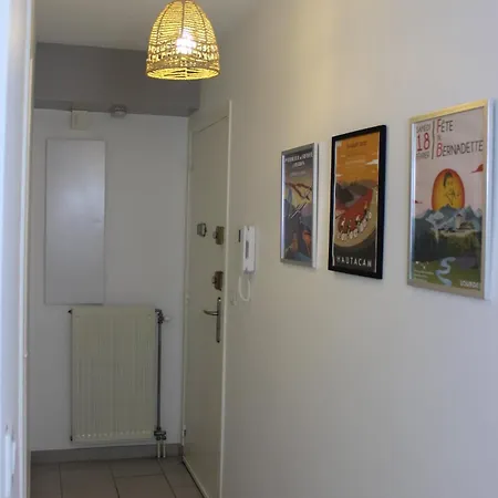 L'esprit De Lourdes, Proche Sanctuaire Et Gare, Vue Sur Le Chateau * Lourdes